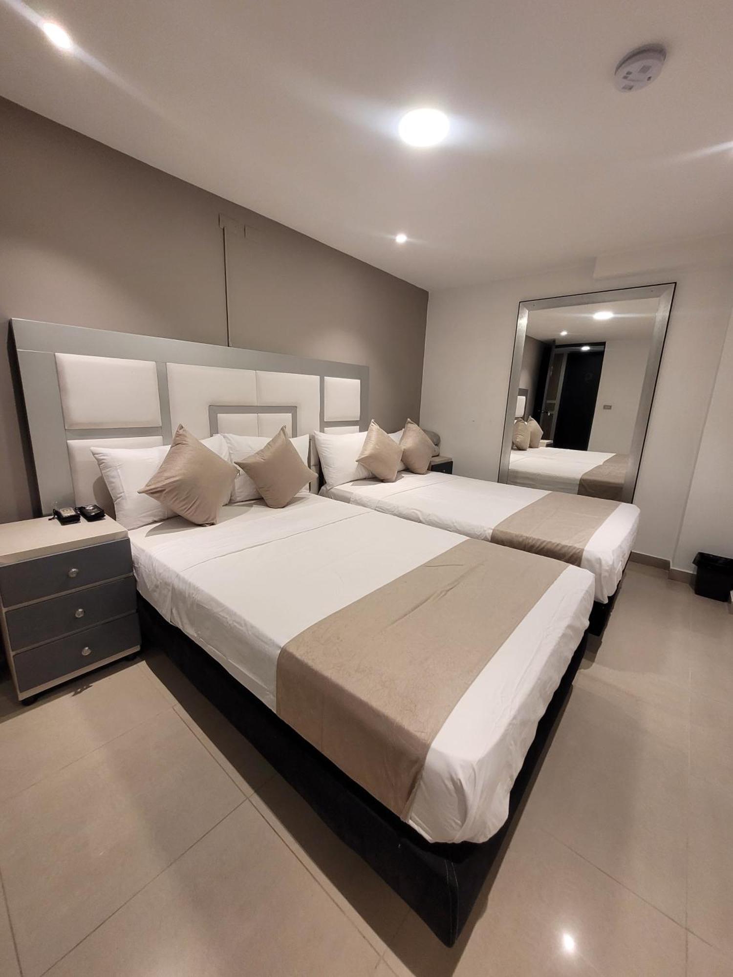Hotel Med 33 Medellin Luaran gambar